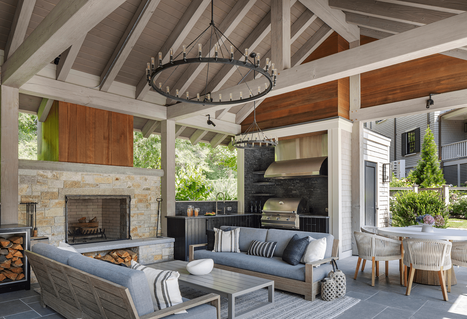 suburban transitional outdoor entertaining space