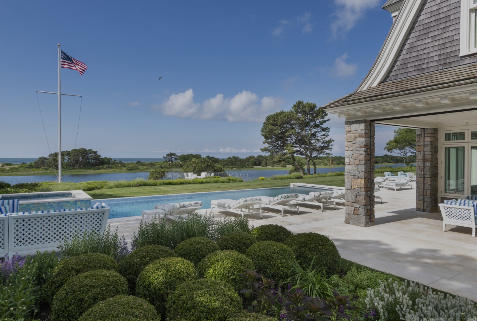 kvc-portfolio-landing-transitional-oceanfrontescape